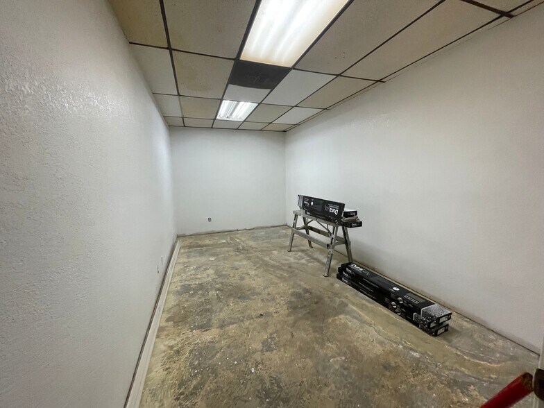 More Photos Of 415 W Benjamin Holt Dr, Stockton Office For Lease