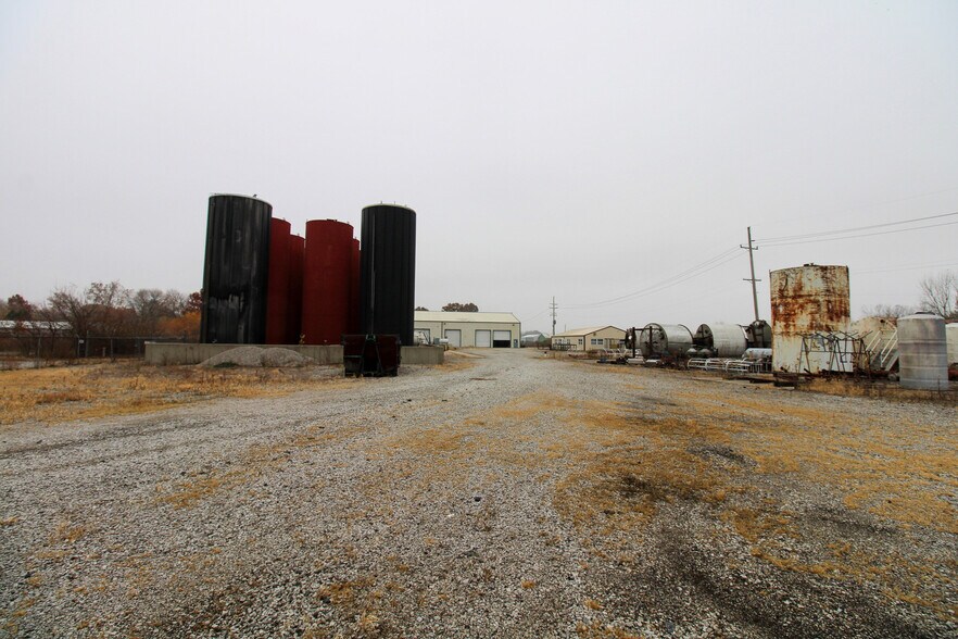 More Photos Of 7350 State Route 111, South Roxana Industrial For Sale