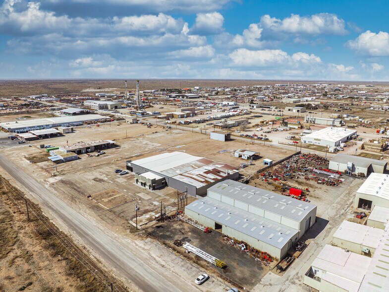 More Photos Of 2400 Steven Rd, Odessa Warehouse For Sale