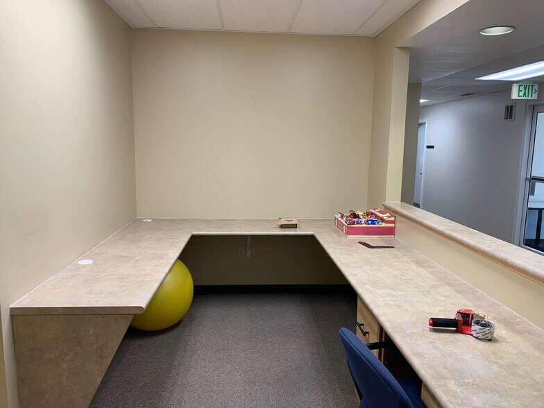 More Photos Of 115 Golf Course Rd, Logan Office For Lease