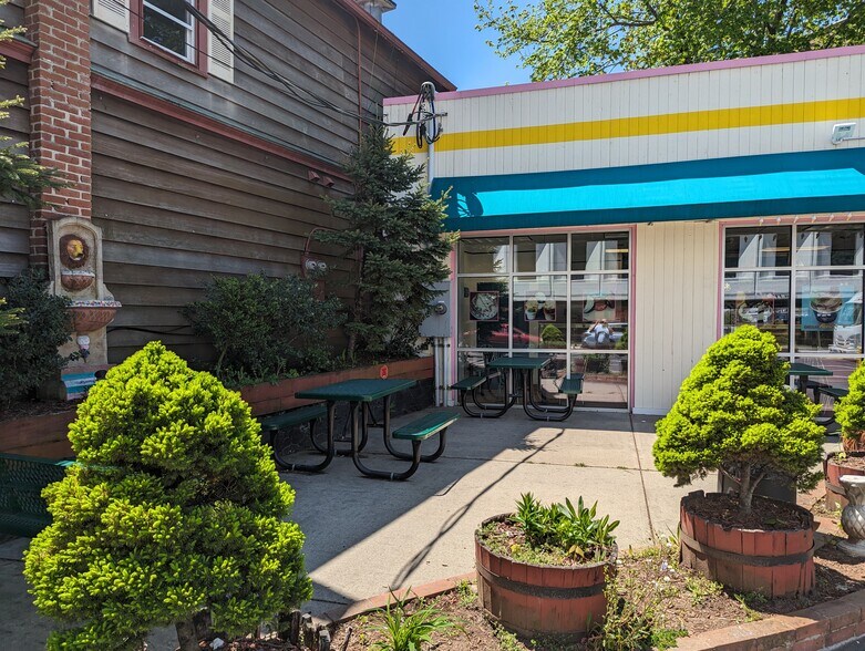 More Photos Of 30 Riverside Ave, Westport Storefront For Sale