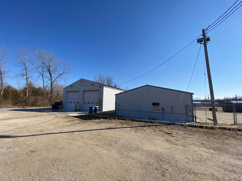 More Photos Of 1730 Daniel Boone Industrial Pky, Truesdale Warehouse For Sale