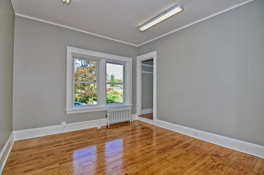 More Photos Of 1078 Main St, Leicester Coworking Space