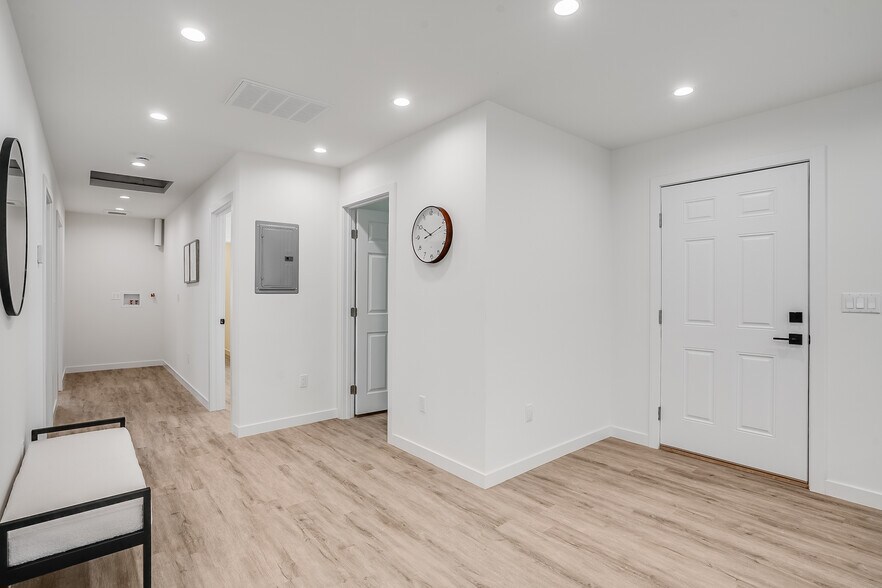 More Photos Of 7008 Encino Ave, Van Nuys Apartments For Sale