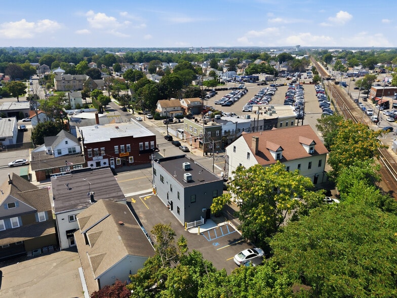 More Photos Of 272 Broadway, Bethpage General Retail For Sale