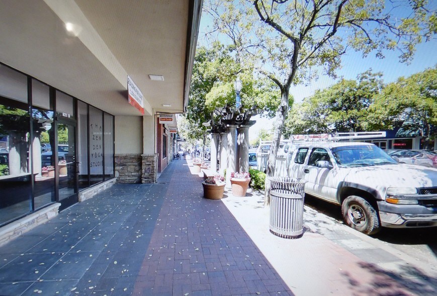 More Photos Of 821 Texas St, Fairfield General Retail For Sale