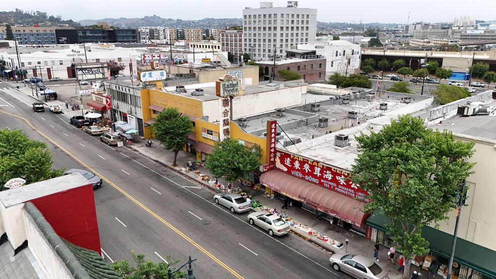 Primary Photo Of 736 N Broadway, Los Angeles Storefront For Lease