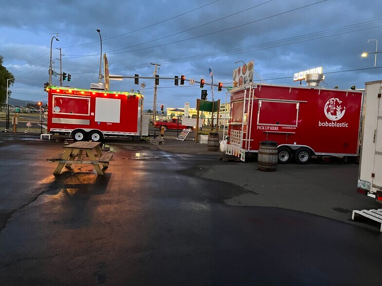 More Photos Of 411 Oregon Way, Longview Fast Food For Sale