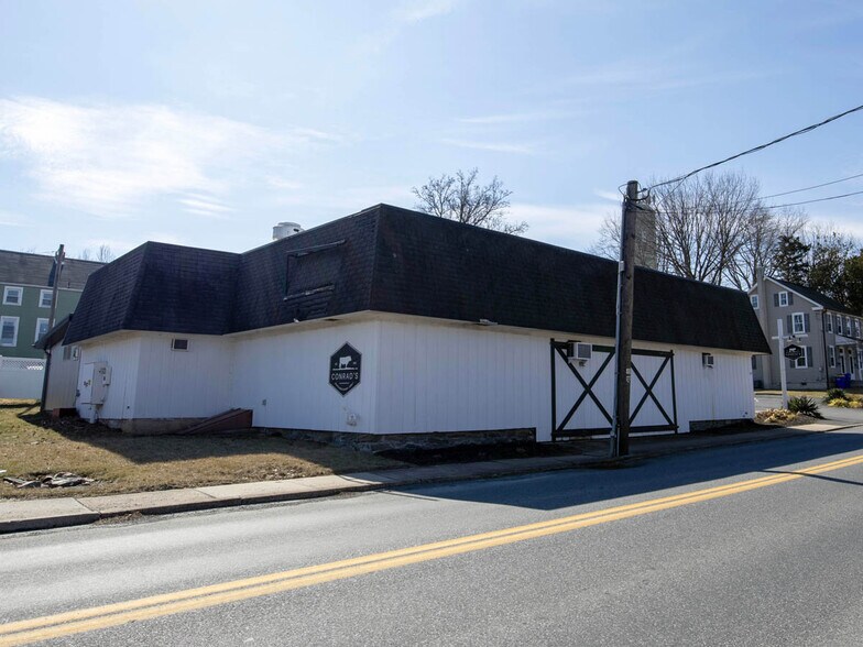 More Photos Of 14 Blue Rock Rd, Millersville Restaurant For Lease