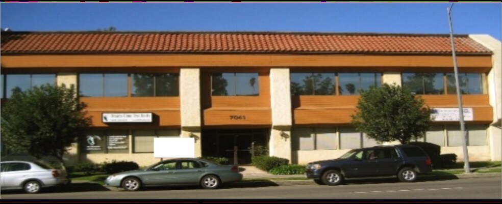More Photos Of 7041 Owensmouth Ave, Canoga Park Office For Sale