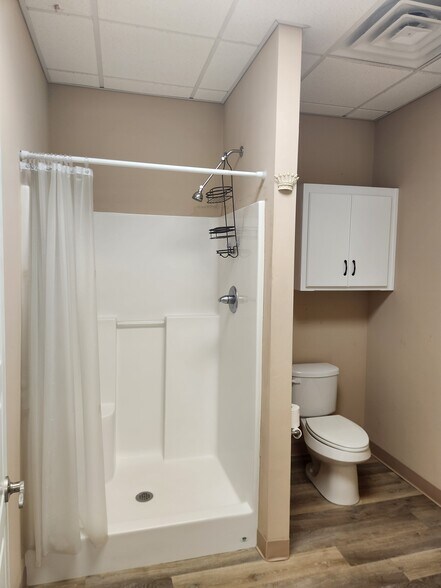 More Photos Of 410-480 W Cherry St, Jesup General Retail For Lease