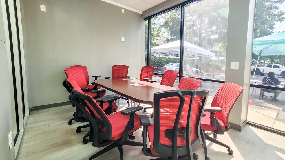 More Photos Of 5105 Reagan Dr, Charlotte Storefront Retail Office For Sale