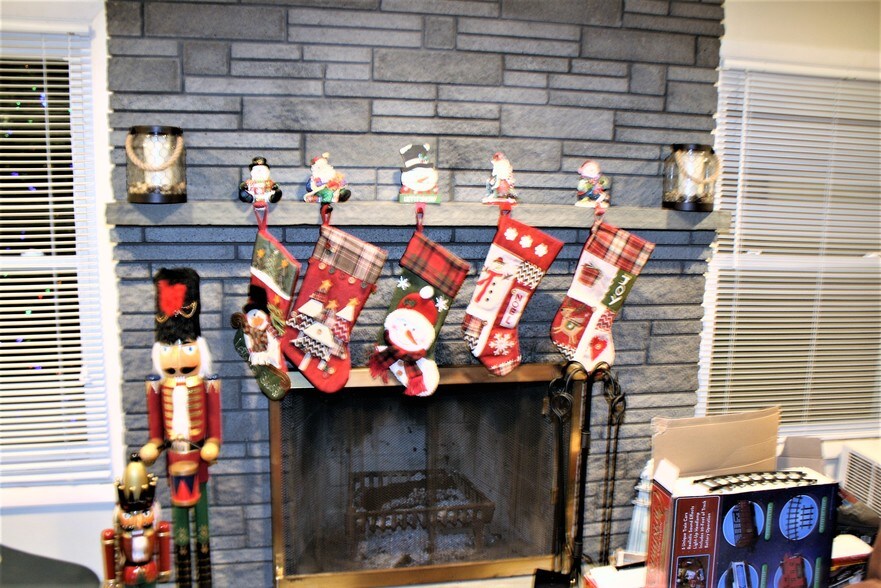 More Photos Of 10 Brick Row Ext, Athens Restaurant For Sale