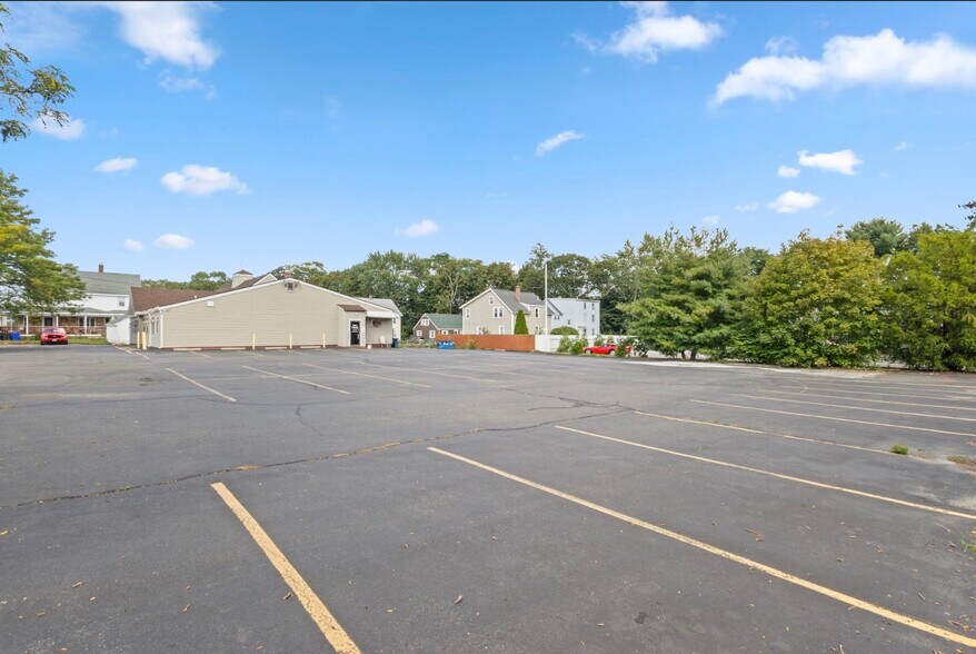 More Photos Of 376 Bullocks Point Ave, Riverside Restaurant For Sale