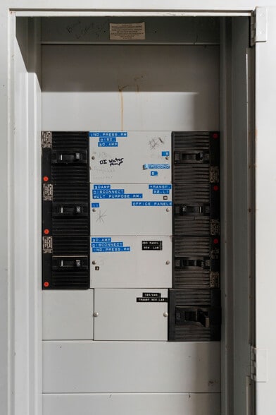 More Photos Of 112 Old Mill Rd, Cartersville Research And Development For Sale