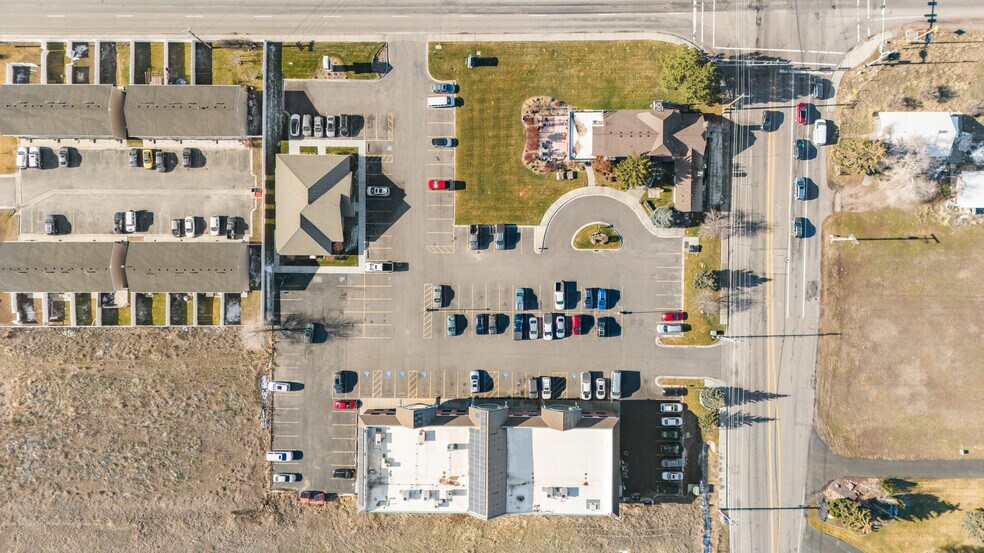 More Photos Of 3544 E 17th St, Ammon General Retail For Lease