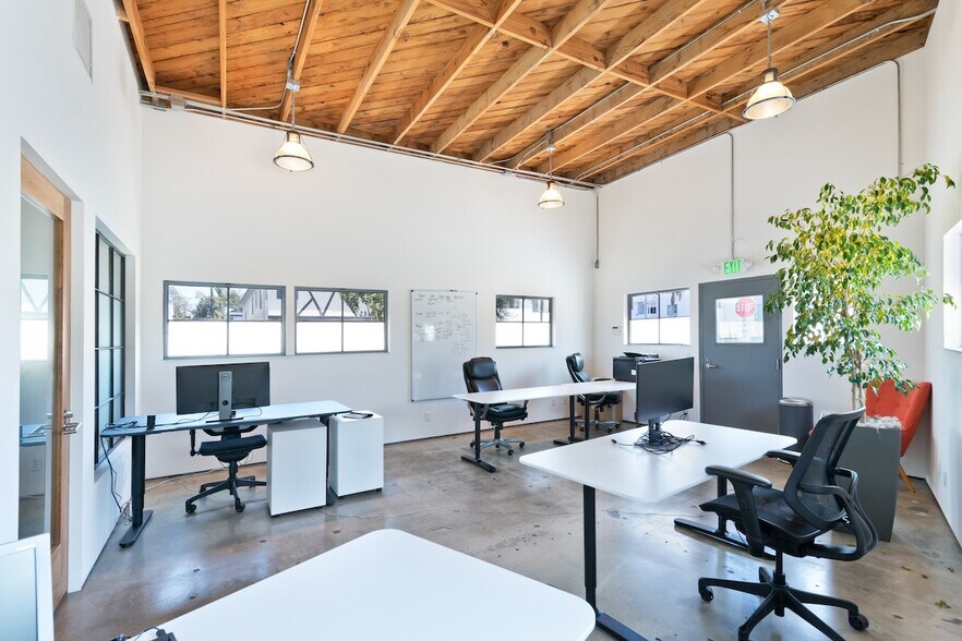 More Photos Of 2332-2340 S Centinela Ave, Los Angeles Loft Creative Space For Lease