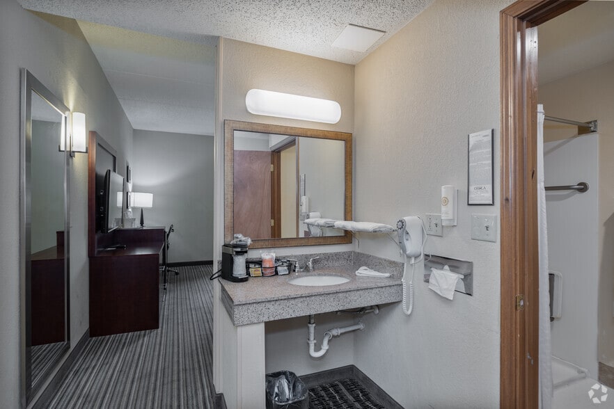 More Photos Of 5345 Broadmoor Cir NW, Canton Hotel For Sale