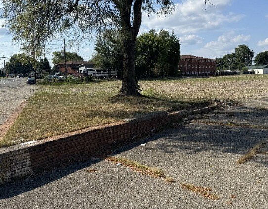 More Photos Of 2001 Crums Ln, Louisville Land For Sale
