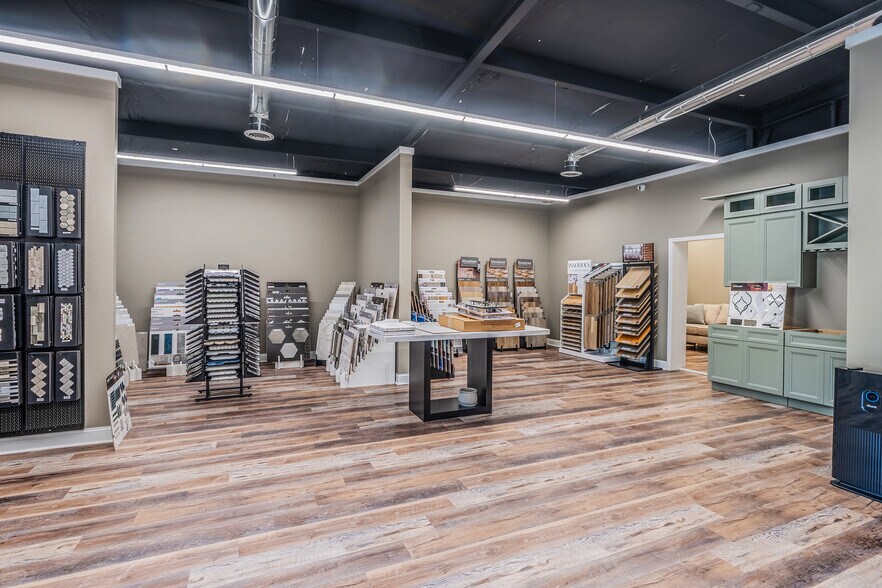 More Photos Of 1003 S Redmond Rd, Jacksonville Freestanding For Sale