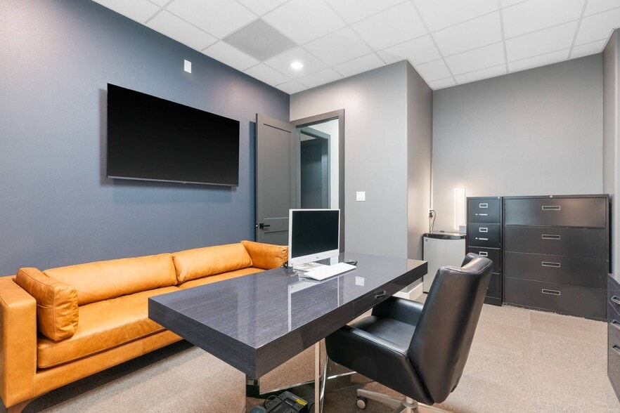 More Photos Of 14547 Lake Business Dr, Conroe Loft Creative Space For Sale