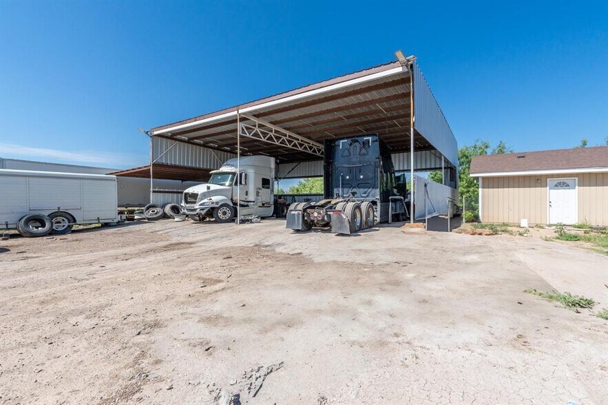 More Photos Of 307 Sulfur Mine Road, Laredo Land For Sale