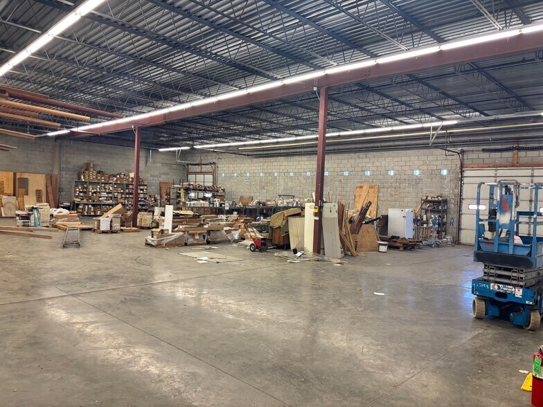 More Photos Of 3500 Grand Ave, Gurnee Storefront For Sale