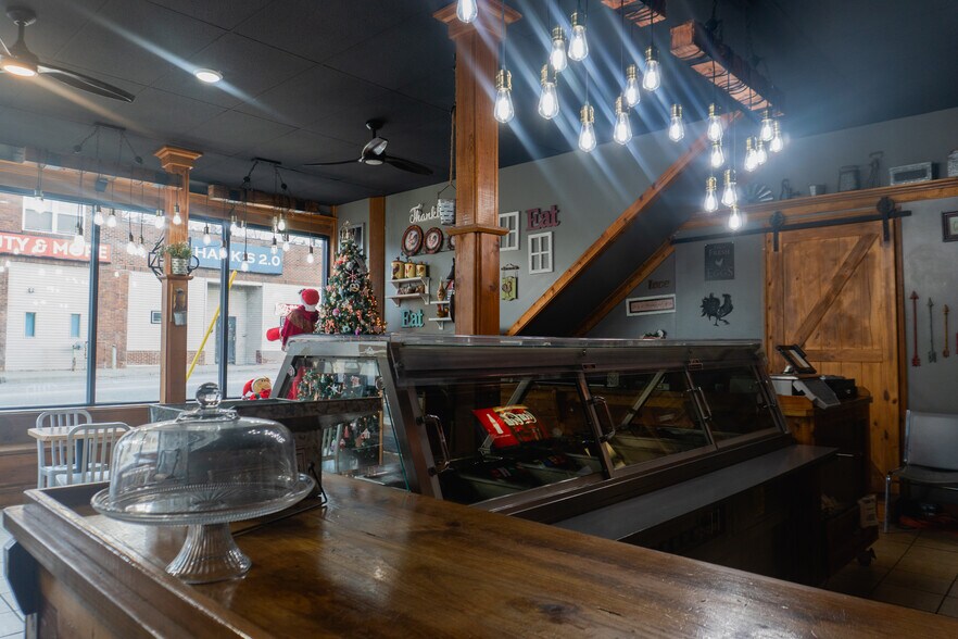 More Photos Of 3927-3929 Ames Ave, Omaha Storefront Retail Residential For Lease