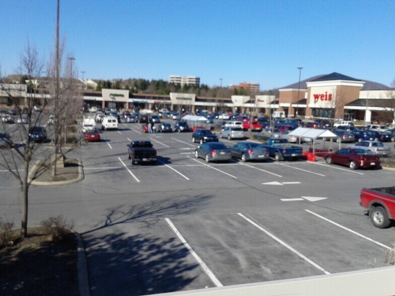 More Photos Of 100-178 Rolling Ridge Dr, State College Supermarket For Lease
