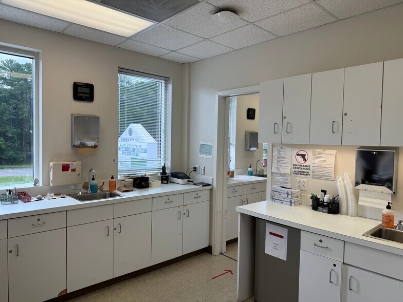 More Photos Of 1 W Lakeshore Dr, Birmingham Medical For Lease
