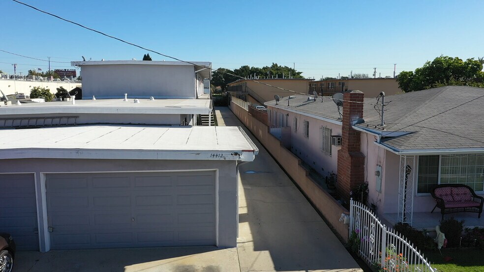 More Photos Of 14412 S Berendo Ave, Gardena Apartments For Sale
