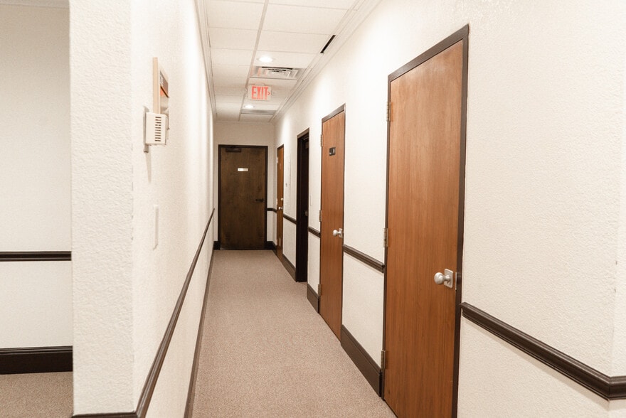 More Photos Of 131 E New York Ave, Deland Medical For Lease