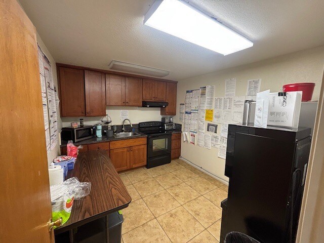 More Photos Of 1813 Moffat Blvd, Manteca Warehouse For Lease