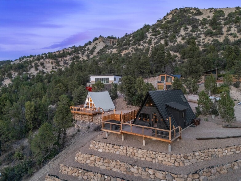 Primary Photo Of 360 Overlook ln, Glendale Specialty For Sale
