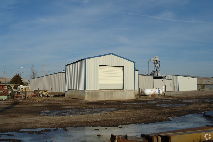 More Photos Of 141 E 2nd St, Weiser Warehouse For Lease