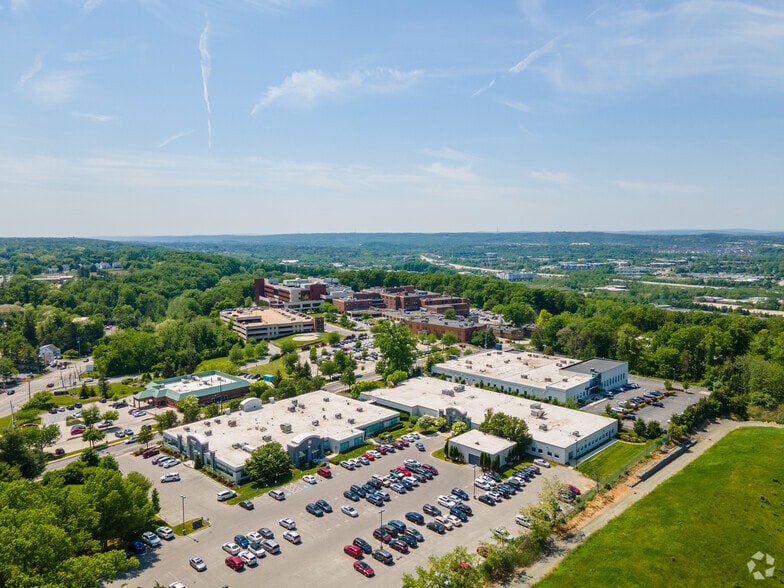 More Photos Of 2 Industrial Blvd, Paoli Medical For Lease