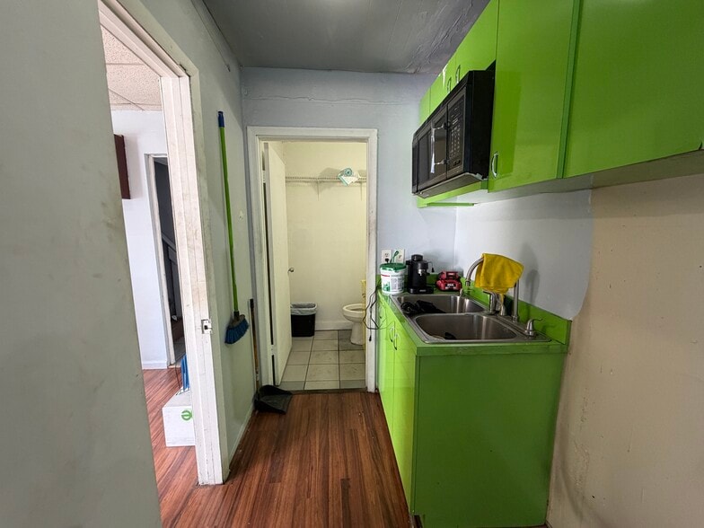 More Photos Of 3901 W 18th Ave, Hialeah Warehouse For Sale