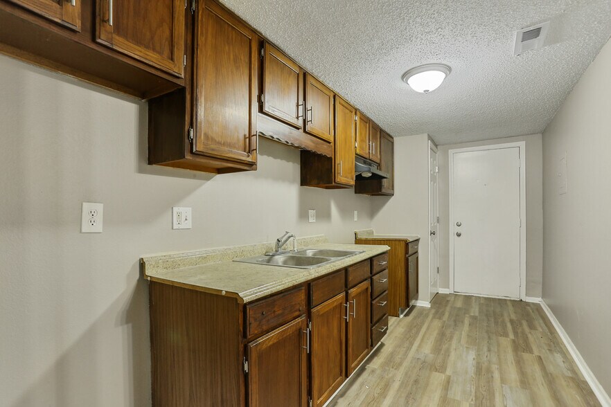 More Photos Of 2408-2410 E 29th St, Kansas City Apartments For Sale