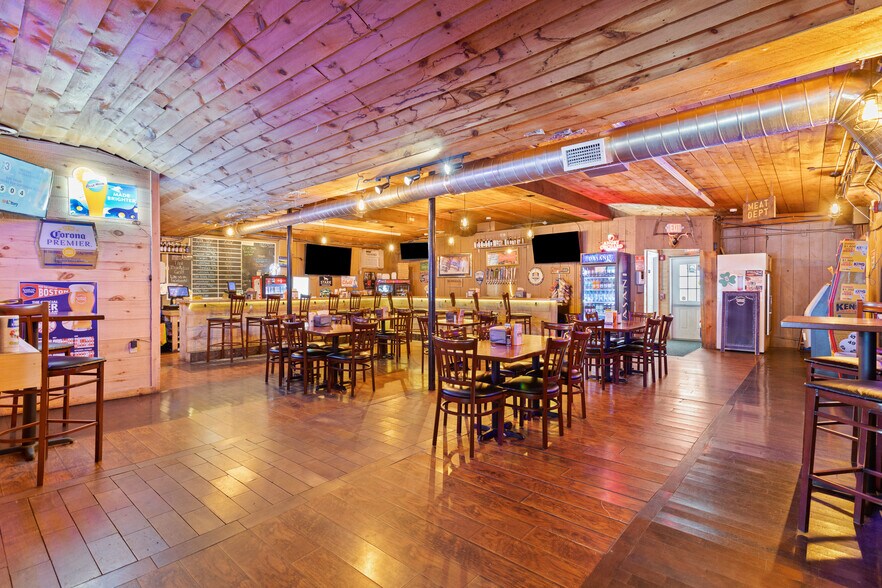 More Photos Of 107 Maple St, Barnstead Restaurant For Sale