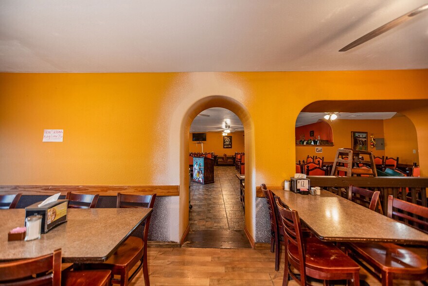 More Photos Of 421 N Virginia St, Port Lavaca Restaurant For Sale