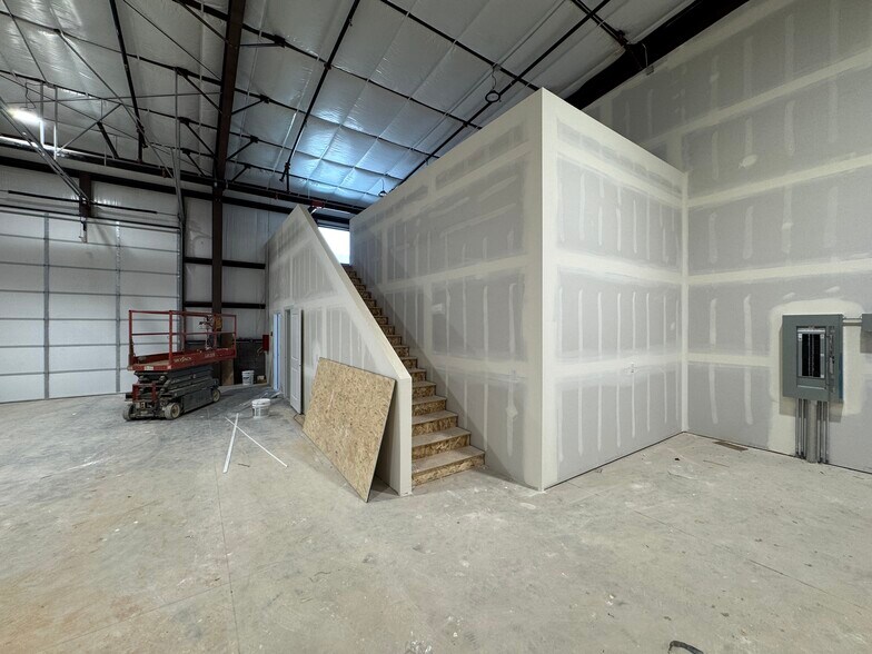 More Photos Of 3430 E Plant Dr, Washington Industrial For Lease