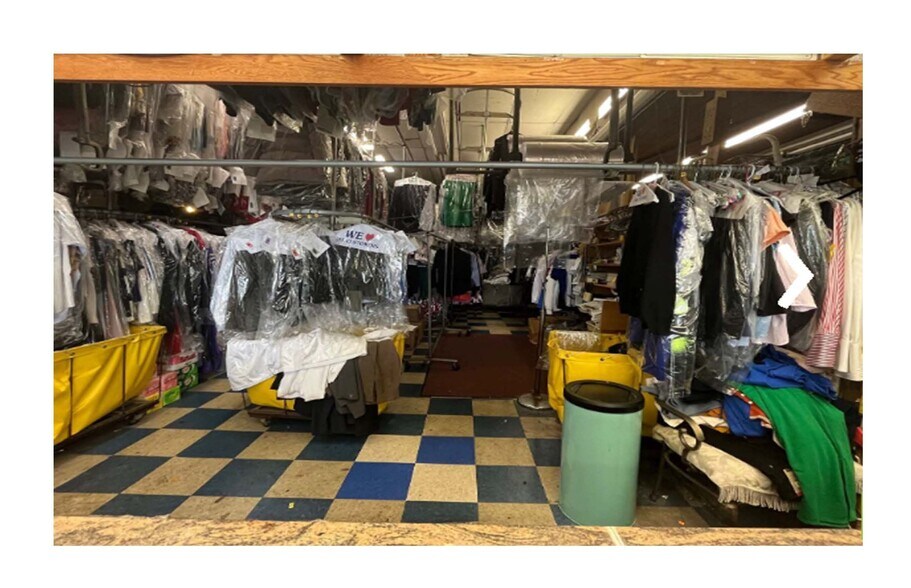 More Photos Of 12902 Guy R Brewer Blvd, Jamaica Freestanding For Sale