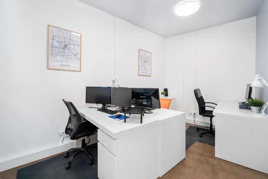 More Photos Of 880 Rue Roy E, Montréal Office For Lease