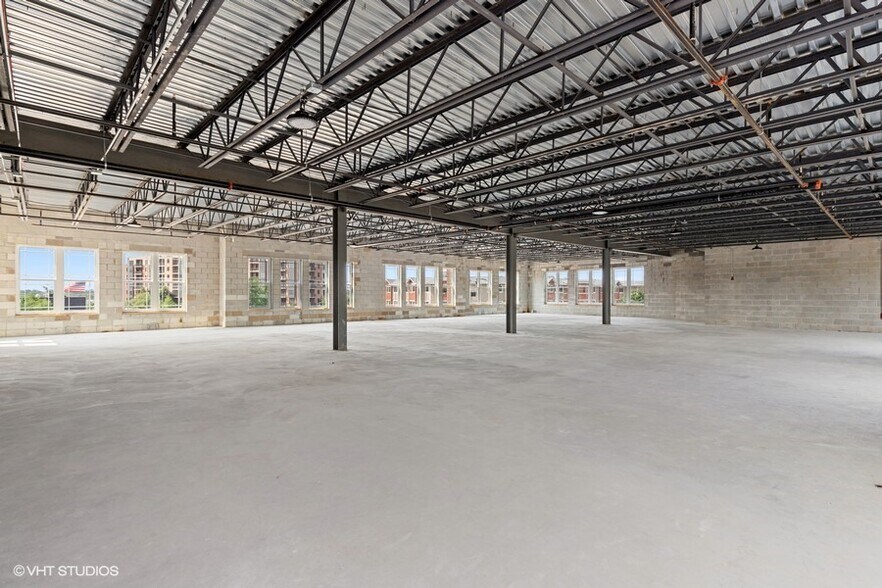 More Photos Of 440 E Hawley St, Mundelein Storefront Retail Office For Lease