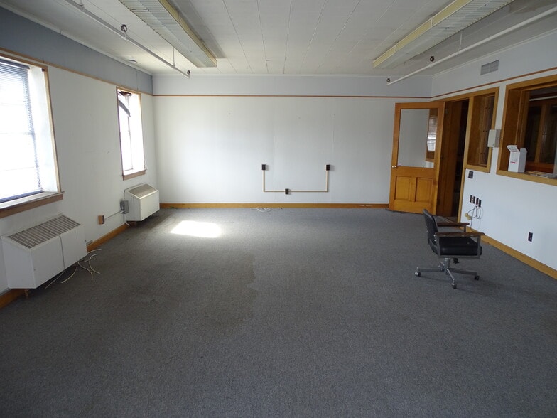 More Photos Of 417 E Sunbury St, Shamokin Storefront Retail Office For Sale