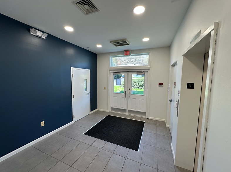 More Photos Of 1027 Pompton Ave, Cedar Grove Medical For Sale