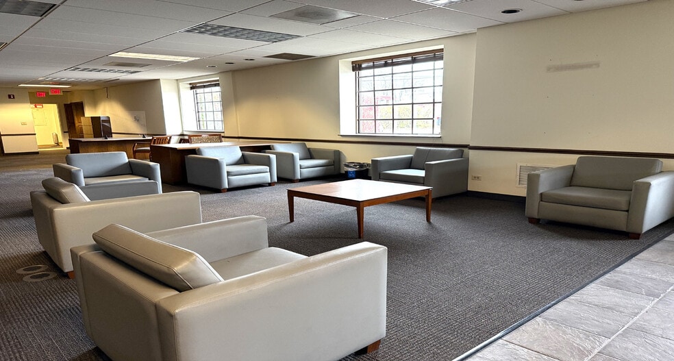 More Photos Of 7549 W 63rd St, Summit Argo Bank For Sale