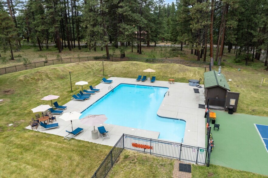 More Photos Of 13375 SW Forest Service Rd, Camp Sherman Hotel For Sale