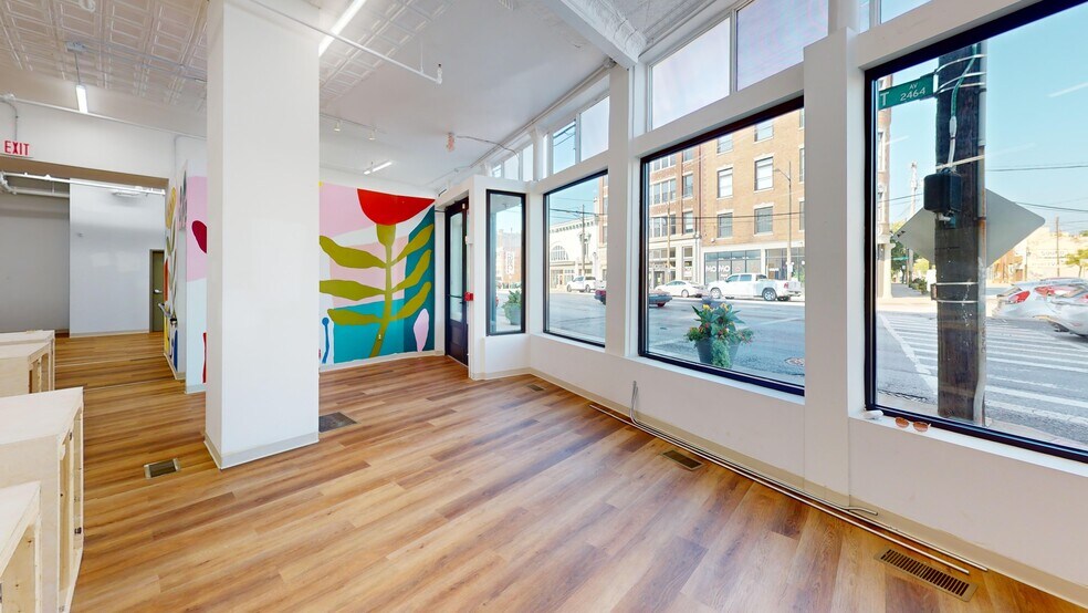 More Photos Of 903 E McMillan St, Cincinnati Storefront Retail Residential For Lease