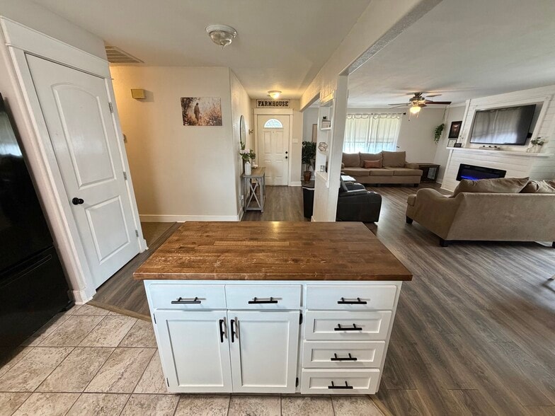 More Photos Of 831 FM 2917 Rd, Alvin Religious Facility For Sale